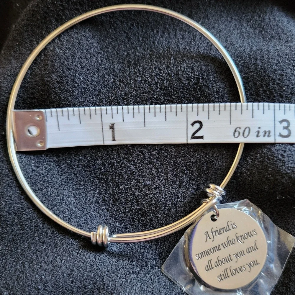 Silver Inspirational Friendship Quote Expandable Wire Bangle Bracelet Charm NWOT